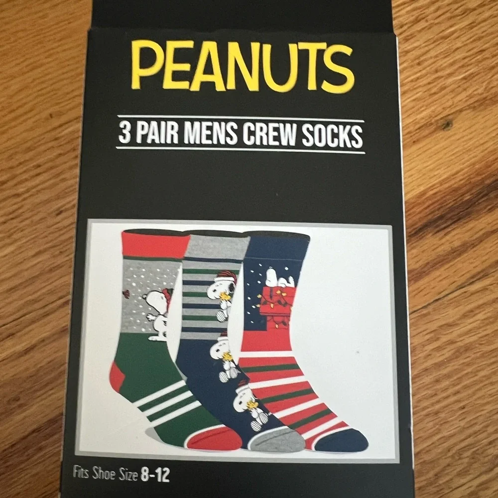 3 pair Peanuts snoopy Men's Crew Socks - Red, Green, Gray holiday